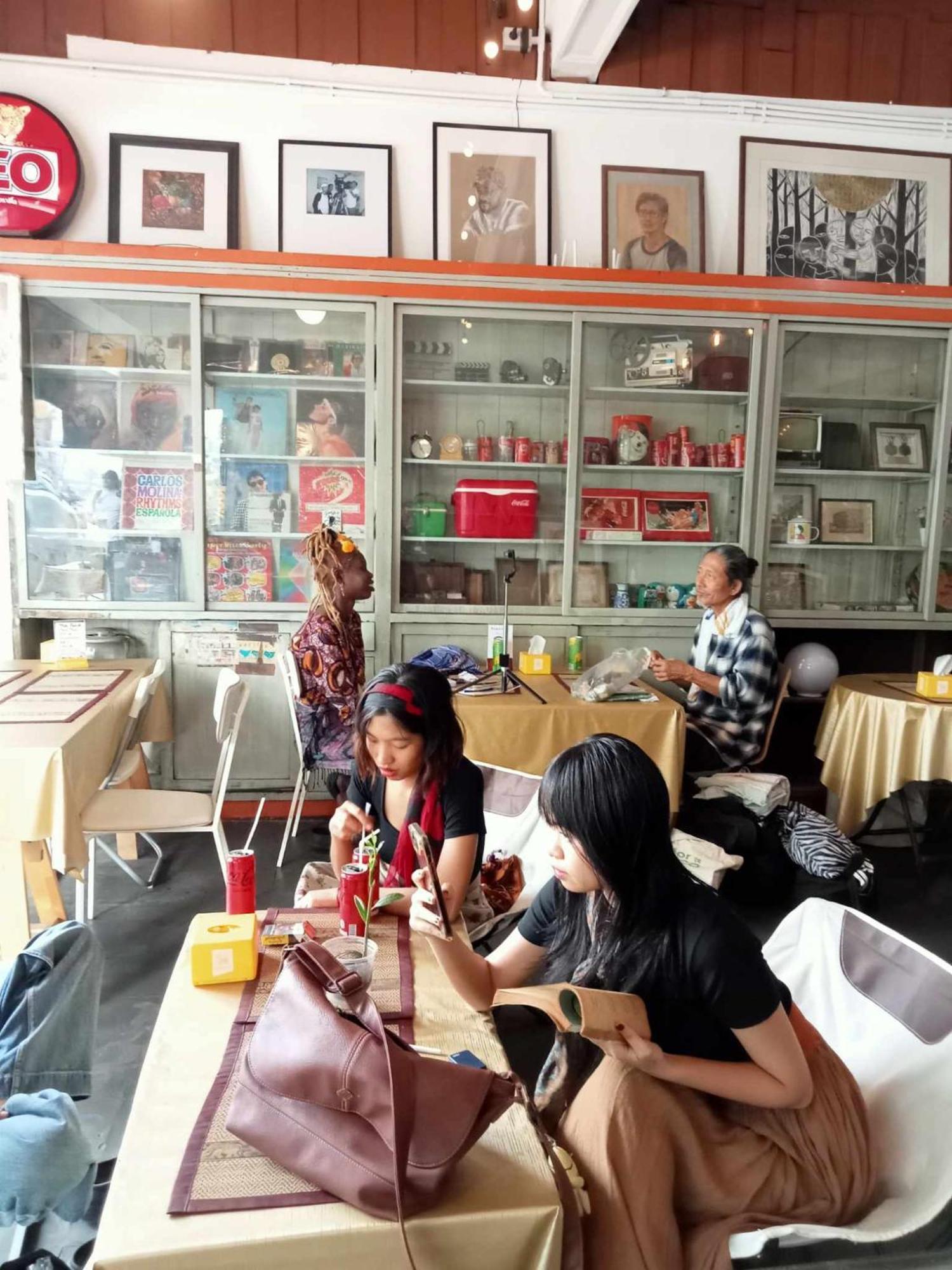 Bang Lumphu House&Bistro Lejlighed Bangkok Eksteriør billede